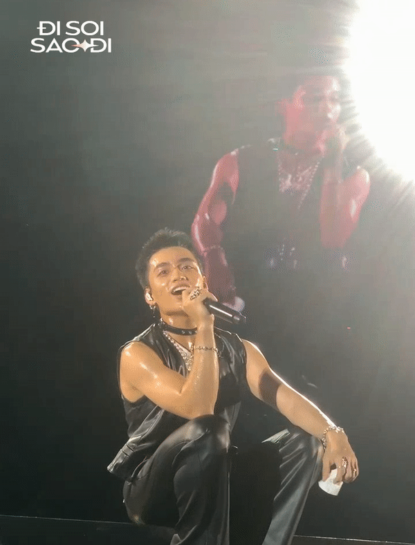 MONO bị ngắt âm thanh khi đang trình diễn, nhanh trí có màn xử lý sự cố điểm 10 - Ảnh 3. MONO bị ngắt âm thanh khi đang trình diễn, nhanh trí có màn xử lý sự cố điểm 10 - Ảnh 3.