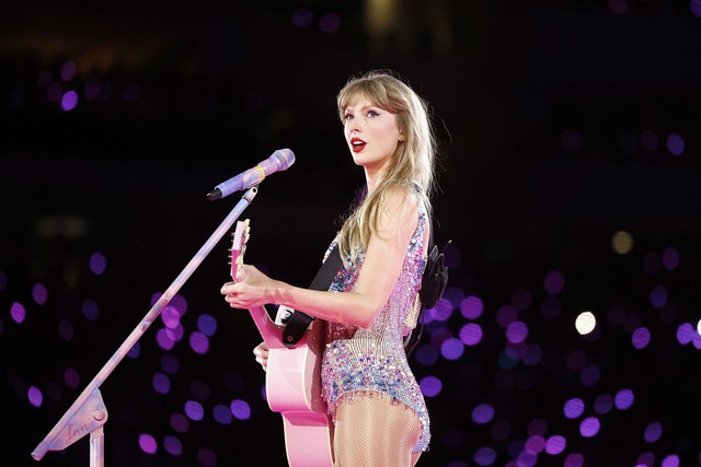 The Eras Tour: Trải nghiệm đẳng cấp concert quốc tế, sống lại những kỷ nguyên đẹp nhất sự nghiệp Taylor Swift - Ảnh 1.