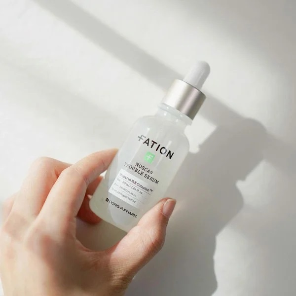 5 chai serum kiêm cấp ẩm và trị mụn đáng đầu tư, đặc biệt nàng da nhạy cảm rất nên thử - Ảnh 1.