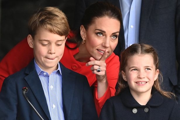 Vương phi Kate đau lòng trước quyết định của Thân vương William về tương lai của con trai cả George - Ảnh 3.