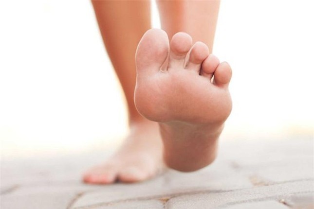 Phát hiện những dấu hiệu bất thường ở chân, có thể bạn đã mang bệnh nguy hiểm - Ảnh 2.