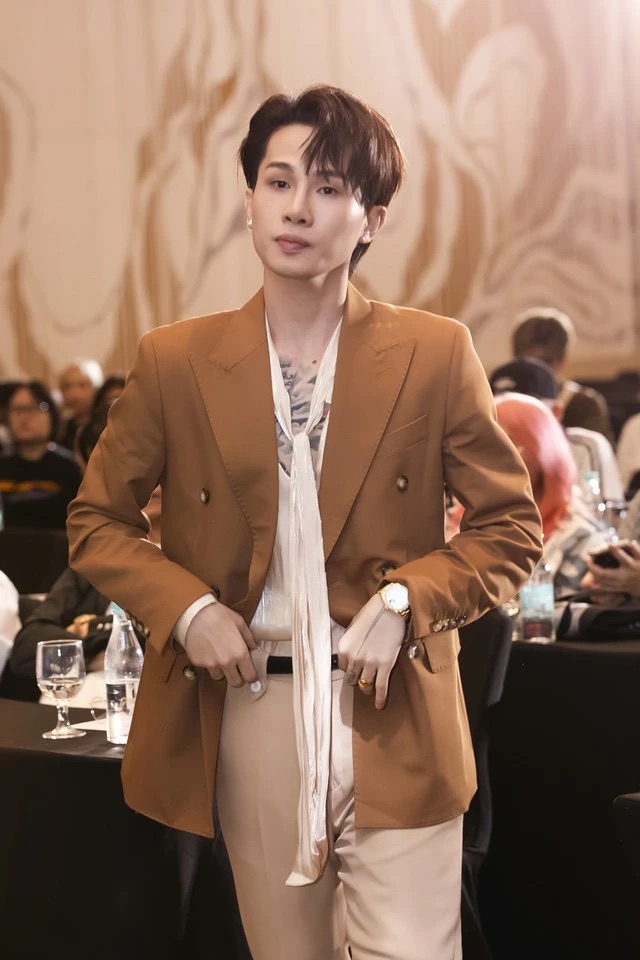 Jack trước khi vướng tin hẹn h&ograve; Thu&yacute; Ng&acirc;n: G&acirc;y sốc với b&ecirc; bối t&igrave;nh &aacute;i bắt c&aacute; nhiều tay, c&oacute; con với bạn diễn - Ảnh 13.