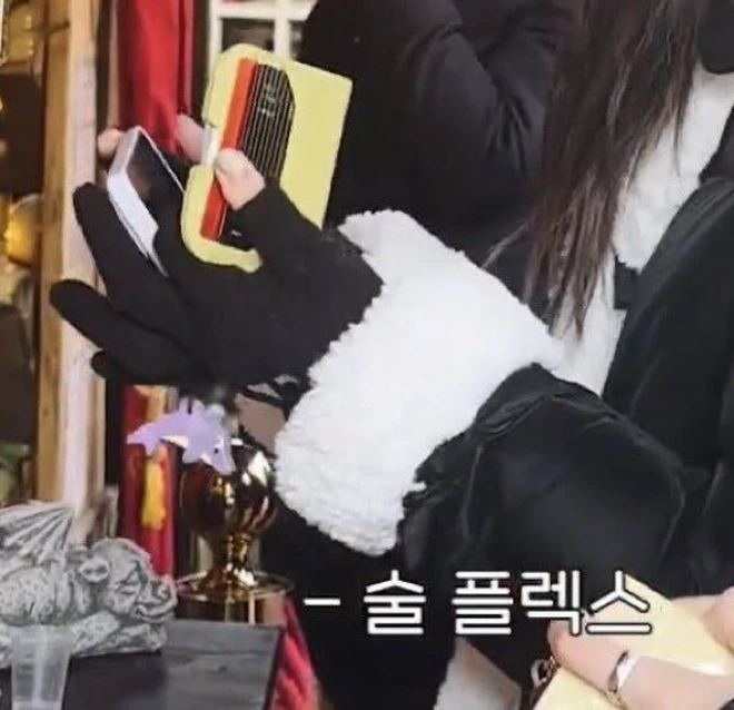 Đẳng cấp như &ldquo;ph&uacute; b&agrave;&rdquo; Lisa (BLACKPINK): Thẳng thừng từ chối 1 đặc quyền h&agrave;ng triệu phụ nữ ao ước - Ảnh 5.