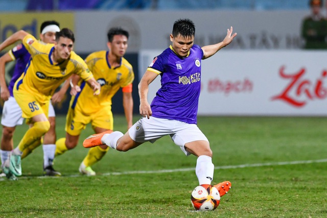 M&atilde;nh hổ mới của ĐT Việt Nam ăn mừng như Son Goku khi lập c&ocirc;ng - Ảnh 5.