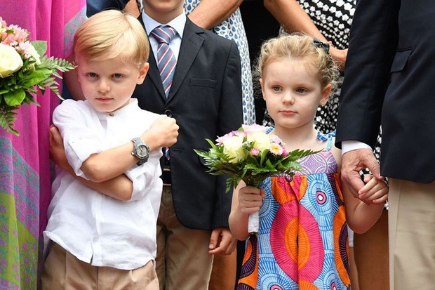Cặp song sinh đáng yêu nhất của hoàng gia châu Âu đón sinh nhật lần thứ 9, khiến người hâm mộ 'lịm tim' vì vẻ ngoài quá đỗi đáng yêu