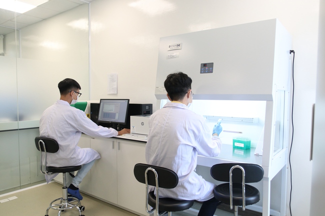 Sàng lọc miễn phí phản ứng có hại của thuốc điều trị động kinh cho trẻ em hoàn cảnh khó khăn: Để trẻ em nghèo được hưởng lợi từ thành tựu khoa học - Ảnh 4.