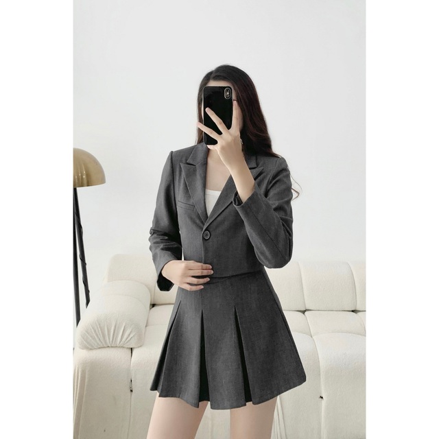 Chị cả của BLACKPINK: U30 m&agrave; trẻ như nữ sinh, hack tuổi th&agrave;nh c&ocirc;ng nhờ 1 bảo bối thời trang quen mặt - Ảnh 9.