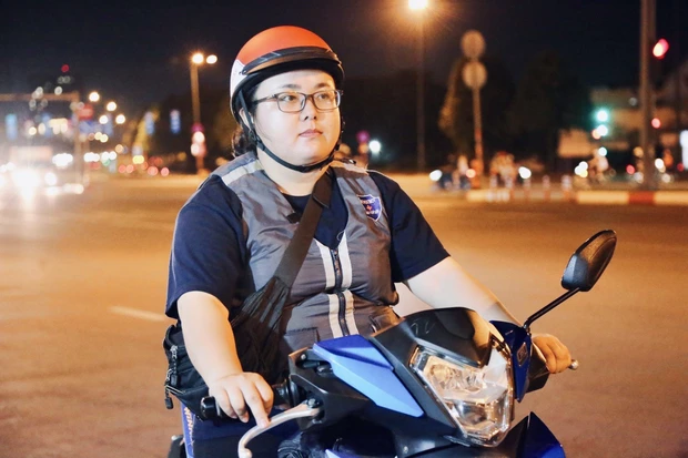 Những đội cứu hộ thầm lặng l&aacute;ch qua khe cửa tử thần mang mạng sống trở lại giữa đ&ecirc;m đen - Ảnh 3.