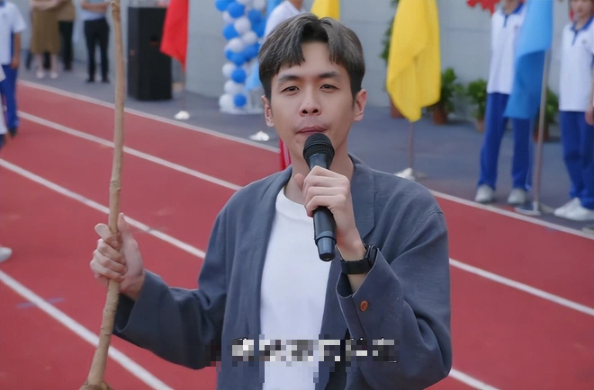 Phim được 5 triệu fan h&oacute;ng chờ ho&aacute; ra l&agrave; thảm hoạ, thi&ecirc;n t&agrave;i diễn xuất lần đầu bị ch&ecirc; thậm tệ - Ảnh 6.