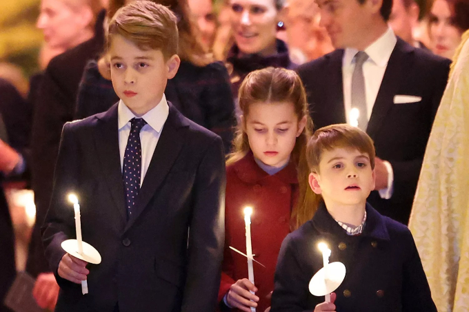 Thiệp Giáng sinh năm 2023 của William và Kate gửi đi một thông điệp mạnh mẽ về tình thân gia đình, người hâm mộ dễ dàng thấu hiểu