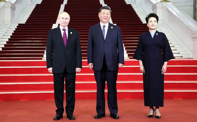 Gu thời trang thu hút mọi ánh nhìn của Đệ nhất Phu nhân Trung Quốc Bành Lệ Viên