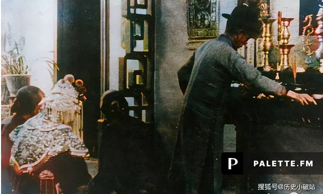 Bộ ảnh ghi lại cận cảnh quá trình xuất giá của tiểu thư quý tộc nhà Thanh: Ấn tượng mũ đội đầu của cô dâu - Ảnh 6.