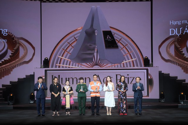 Đại diện các dự án được vinh danh tại Gala Human Act Prize: “Chúng tôi khâm phục những gương mặt, dự án năm nay” - Ảnh 14.