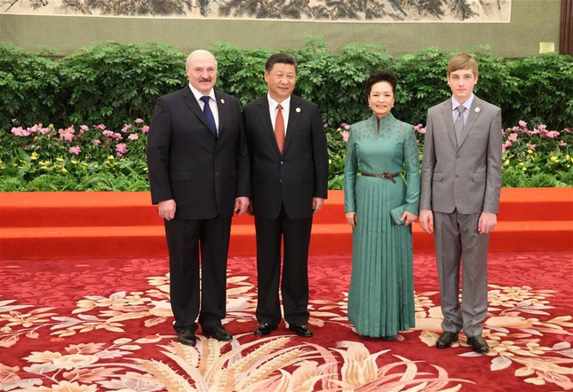 Gu thời trang thu hút mọi ánh nhìn của Đệ nhất Phu nhân Trung Quốc Bành Lệ Viên