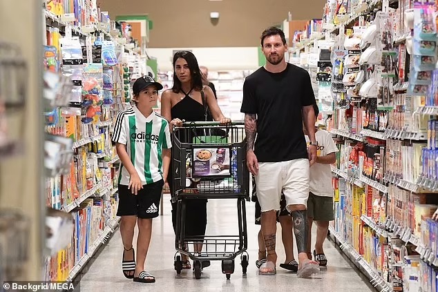 Cuộc sống như ý của Ronaldo và Messi khi chuyển nhà: Người được đối đãi như ông hoàng, người có thể thoải mái đi siêu thị - Ảnh 6.