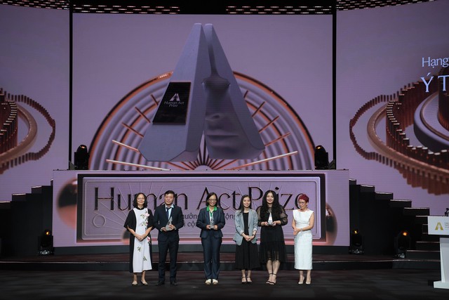 Đại diện các dự án được vinh danh tại Gala Human Act Prize: “Chúng tôi khâm phục những gương mặt, dự án năm nay” - Ảnh 10.