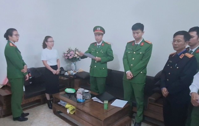 Cựu nữ gi&aacute;o vi&ecirc;n bị bắt v&igrave; thường xuy&ecirc;n tung tin sai sự thật l&ecirc;n mạng x&atilde; hội - Ảnh 1.