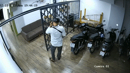 CLIP: Liều lĩnh trộm xe máy ở TP Thủ Đức - Ảnh 2.