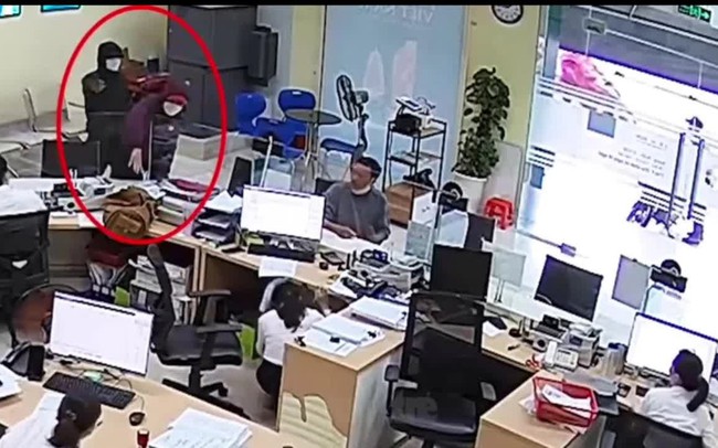 C&ocirc;ng an TP Hồ Ch&iacute; Minh đề nghị ng&acirc;n h&agrave;ng lắp camera nhận diện khu&ocirc;n mặt kh&aacute;ch - Ảnh 1.
