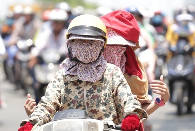 Miền Bắc chấm dứt đợt n&oacute;ng bất thường giữa m&ugrave;a đ&ocirc;ng, đ&oacute;n r&eacute;t dị thường - Ảnh 1.