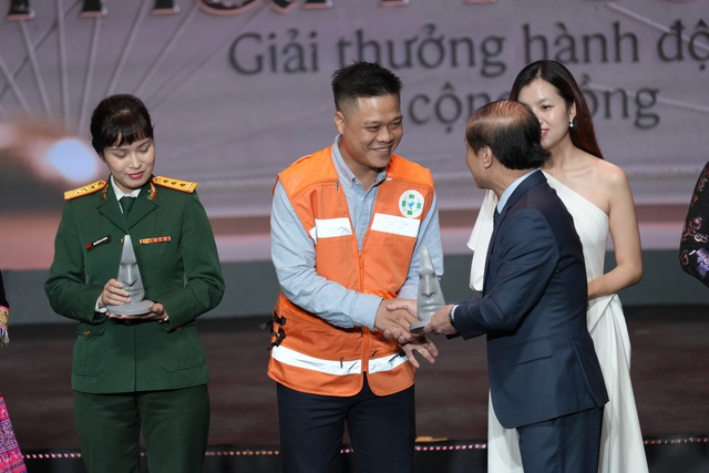 Đại diện các dự án được vinh danh ở Hạng mục truyền cảm hứng tại Human Act Prize 2023: “Chúng mình có thêm động lực để tiếp tục làm và cống hiến” - Ảnh 7.