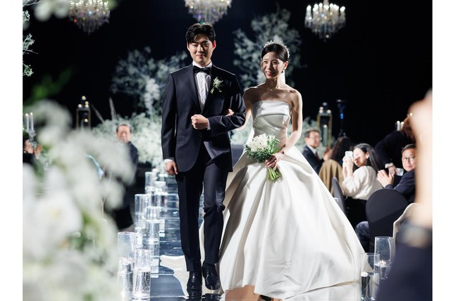 Ngắm trọn khoảnh khắc lễ cưới của huyền thoại SKT T1 và nữ MC nổi tiếng nhất LCK - Ảnh 5.