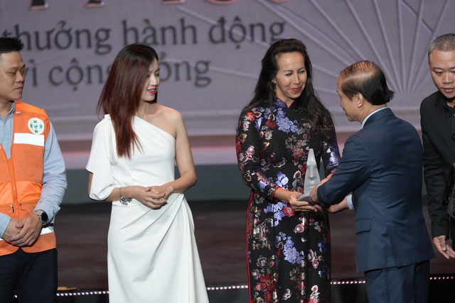 Đại diện các dự án được vinh danh ở Hạng mục truyền cảm hứng tại Human Act Prize 2023: “Chúng mình có thêm động lực để tiếp tục làm và cống hiến” - Ảnh 4.