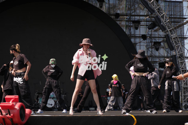 Touliver m&ecirc; mẩn ngắm T&oacute;c Ti&ecirc;n h&aacute;t #CATENA tại buổi tổng duyệt 8Wonder, nghe xong... ng&aacute;p d&agrave;i! - Ảnh 8.