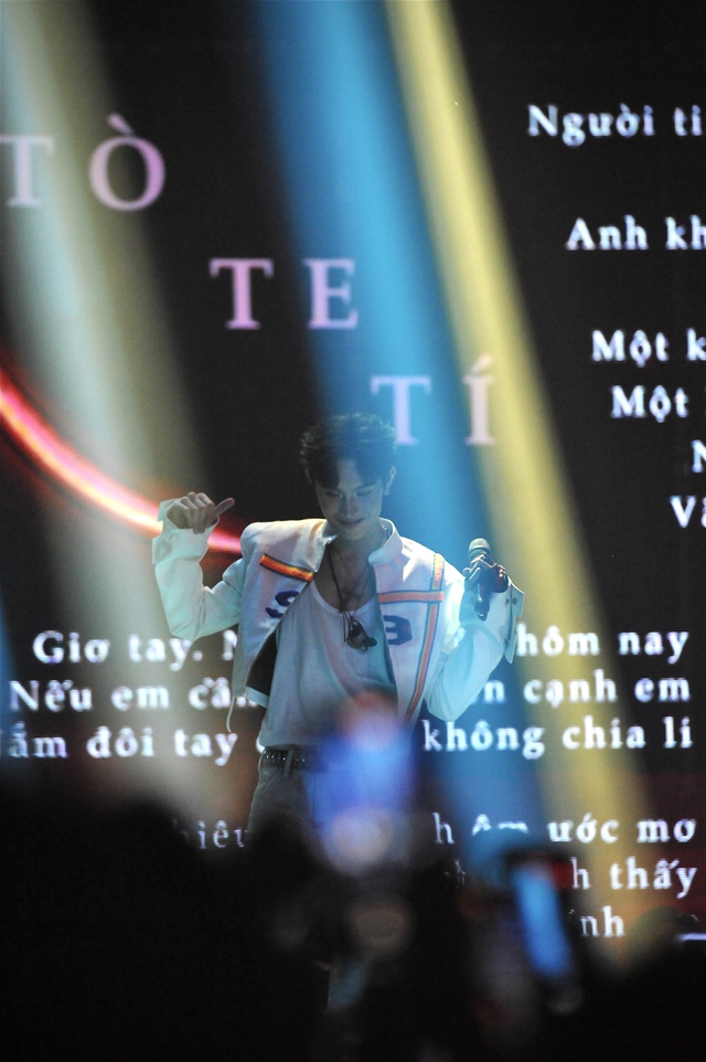 Wren Evans khuấy đảo Hà Nội với album đầu tay: Boy thả thính nay đã hoá dân chơi loi choi - Ảnh 5.