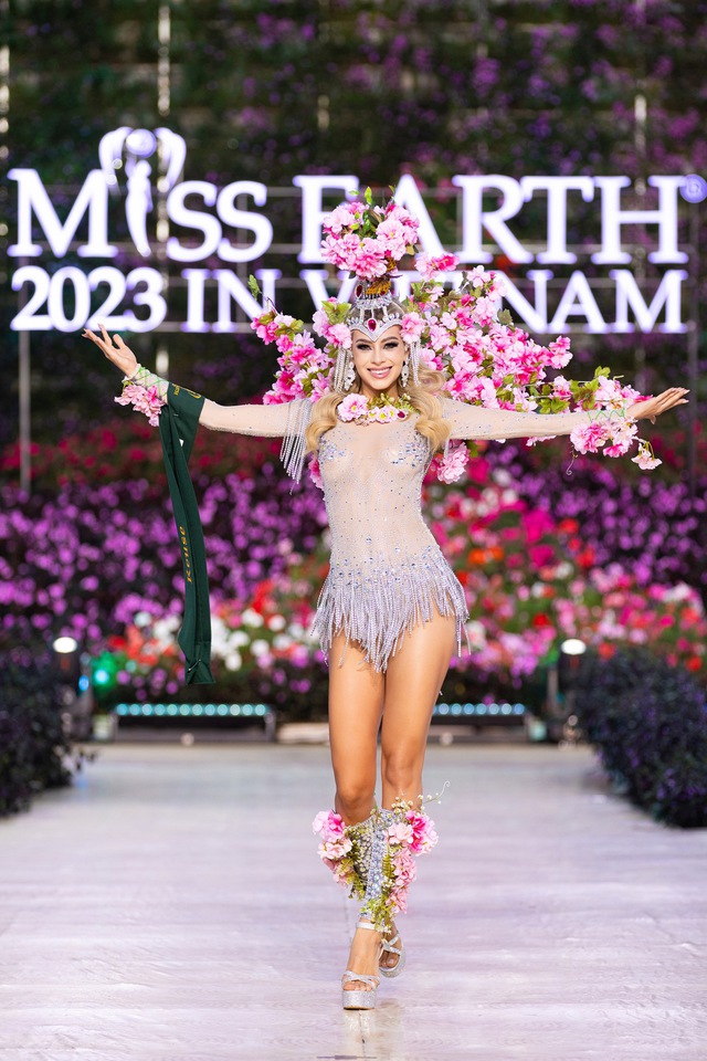 Bán kết Miss Earth 2023: Thi bikini dưới thời tiết 15 độ, trang phục đầu voi của Lan Anh bỗng viral khắp MXH - Ảnh 5.