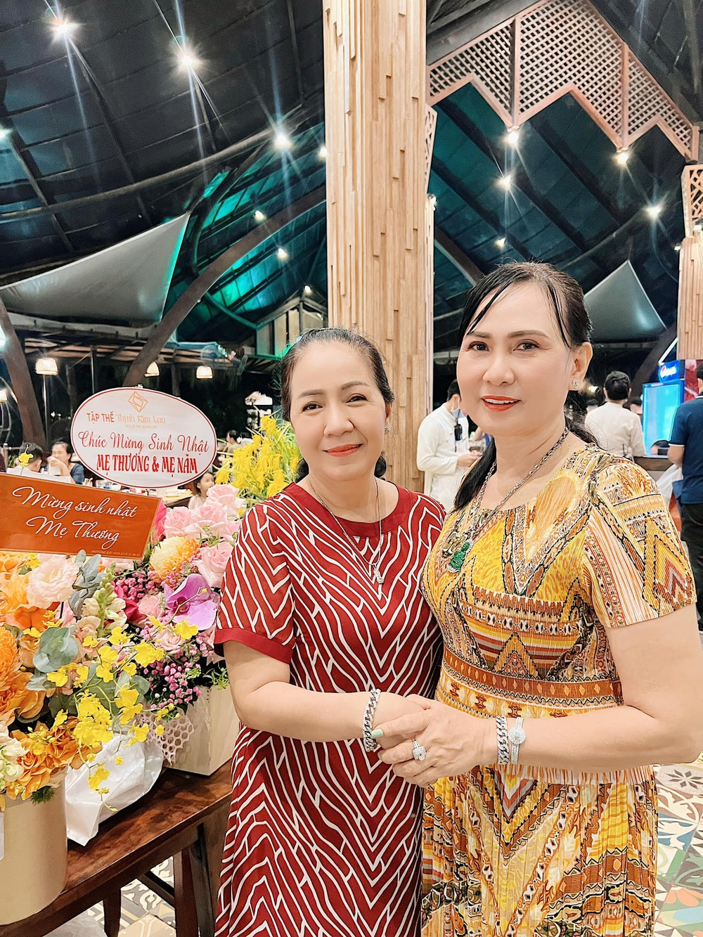 Thương mẹ vợ một mình, đại gia kim cương tự nguyện ở rể, tặng mẹ quà tiền tỷ - Ảnh 5.