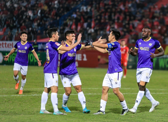 Mãnh hổ mới của ĐT Việt Nam chuyền như đặt cho Văn Quyết ghi bàn giành chiến thắng trước đội bóng của Hoàng Đức - Ảnh 5.
