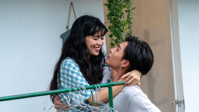 Cặp sao Việt liên tục dính tin đồn hẹn hò vì quá tình tứ, không rời nhau nửa bước trên phim trường - Ảnh 3.