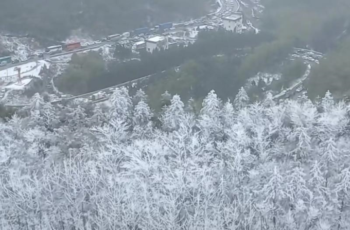 Lạnh kỷ lục gây tuyết rơi hiếm hoi ở miền nam Trung Quốc