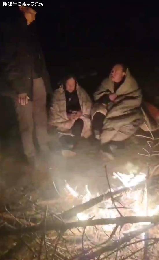 Động đất ở Trung Quốc: Nạn nh&acirc;n run rẩy kể lại ph&uacute;t th&aacute;o chạy dưới c&aacute;i lạnh -14 độ, h&agrave;ng ng&agrave;n người mất sạch nh&agrave; cửa sau v&agrave;i ph&uacute;t - Ảnh 5.