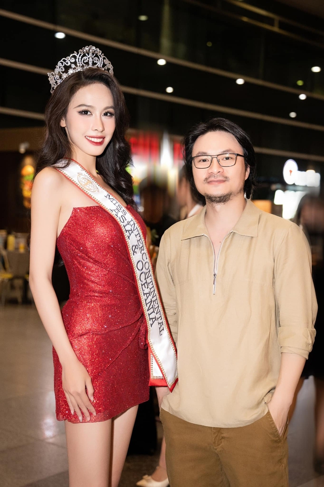 Ngọc Hằng về nước sau thành tích Á hậu 2 Miss Intercontinental 2023, Minh Kiên ra đón và gây chú ý vì điều này - Ảnh 7.