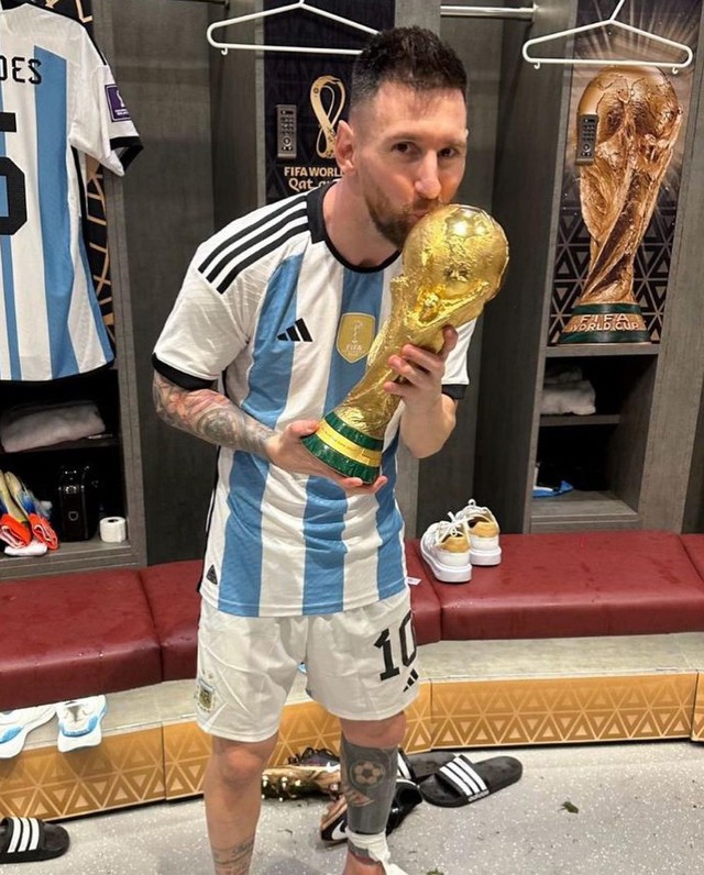 Một năm sau chức vô địch World Cup, Messi chia sẻ những tấm hình đặc biệt và khẳng định đây là khoảnh khắc đẹp nhất sự nghiệp - Ảnh 2.