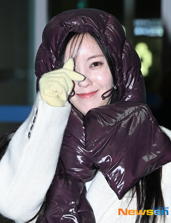 Hyomin (T-ara) trùm khăn kín mít như gấu bông, hào hứng khoe nhan sắc không tuổi trên đường đến Việt Nam - Ảnh 8.