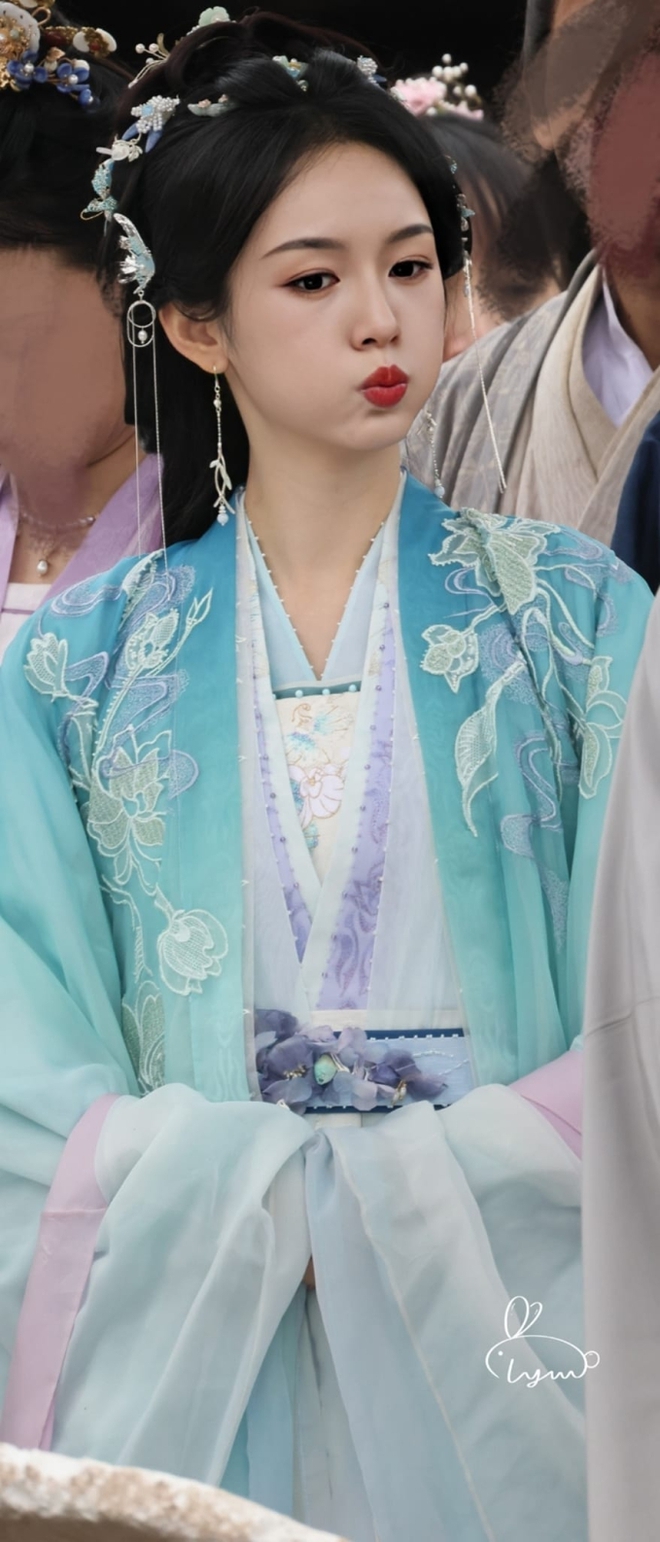 Mỹ nh&acirc;n ng&ocirc;n t&igrave;nh hot nhất hiện tại qu&aacute; đẹp ở phim cổ trang mới: &Ocirc;m ấp bạn diễn điển trai ngọt xỉu - Ảnh 7.