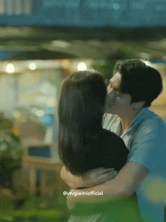 Phim Việt giờ vàng có cảnh hôn hút triệu view vì khiến netizen choáng váng, đóng đạt cứ như phim giả tình thật - Ảnh 4.
