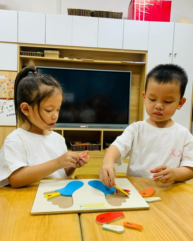 Leon nh&agrave; Hồ Ngọc H&agrave; 3 tuổi n&oacute;i chuyện r&agrave;nh rọt khiến nữ ca sĩ phải than điều n&agrave;y khi ở nh&agrave; - Ảnh 2.