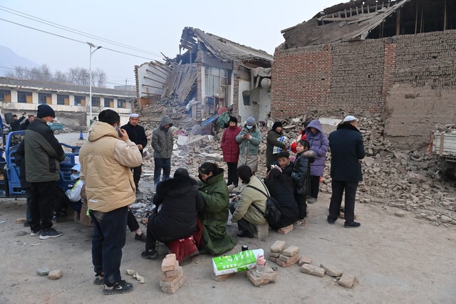 Toàn cảnh thảm họa động đất tại Trung Quốc: Rung chuyển tỉnh Cam Túc dưới cái lạnh -14 độ, ít nhất 831 người thương vong - Ảnh 5.
