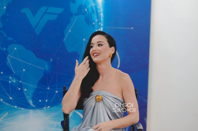 HOT: Katy Perry lộ diện tại lễ trao giải VinFuture 2023, visual đẹp lộng lẫy chấp luôn cam thường - Ảnh 6.