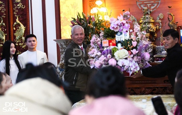Nhìn mâm lễ vật hoành tráng tại lễ dạm ngõ của Quang Hải - Chu Thanh Huyền, dân mạng chỉ chú ý đến món bánh đặc sản Thủ Đô - Ảnh 3.