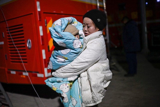 Toàn cảnh thảm họa động đất tại Trung Quốc: Rung chuyển tỉnh Cam Túc dưới cái lạnh -14 độ, ít nhất 831 người thương vong - Ảnh 10.