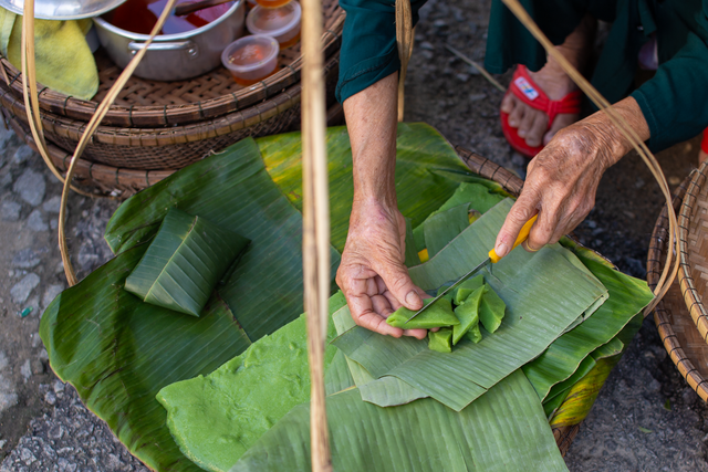 Níu giữ thức quà quê - bánh đúc mật xứ Huế - Ảnh 3.