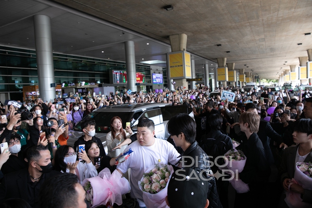Hot 1000 độ: TEMPEST đổ bộ sân bay Tân Sơn Nhất, idol người Việt Hanbin chiếm spotlight trong lần đầu về quê nhà biểu diễn - Ảnh 12.