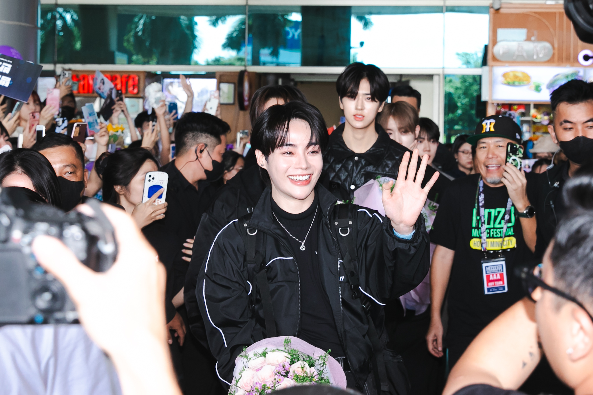 Hanbin (Tempest): Idol Kpop người Việt đam mê quảng bá văn hoá