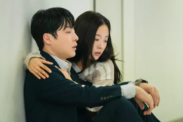 Cặp sao ngọt từ phim đến đời l&agrave;m rộ tin đồn hẹn h&ograve;, gi&uacute;p rating b&ugrave;ng nổ đứng top 1 cả nước - Ảnh 4.