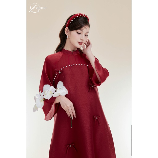 9 mẫu áo dài đỏ diện Tết: Thanh lịch, nền nã giúp chị em hóa nàng thơ, giá chỉ từ 685.000 VNĐ - Ảnh 5.